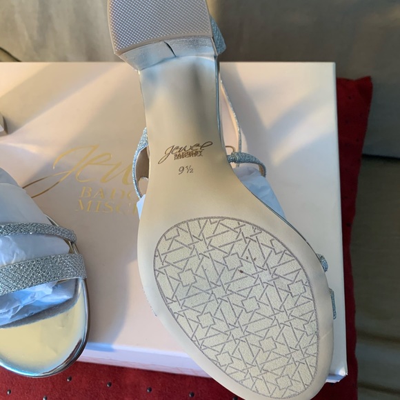 Jewel Badgley Mischka women’s heels - Picture 8 of 10